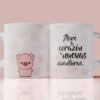 Taza blanca con ilustración de cerdito tierno y frase inspiradora “Abre tu corazón a nuevas aventuras”, ideal como regalo original con mensaje positivo.